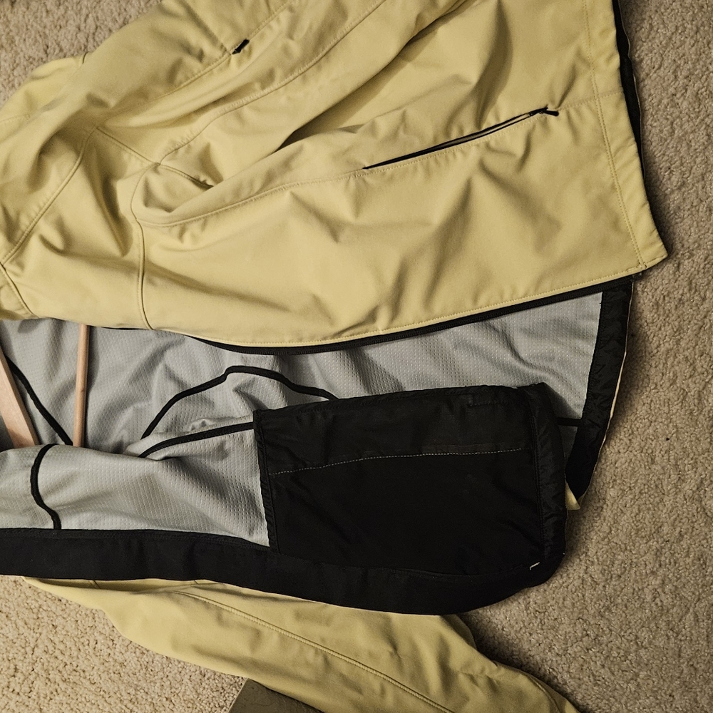 Yellow Jacket - Picture 3 of 3